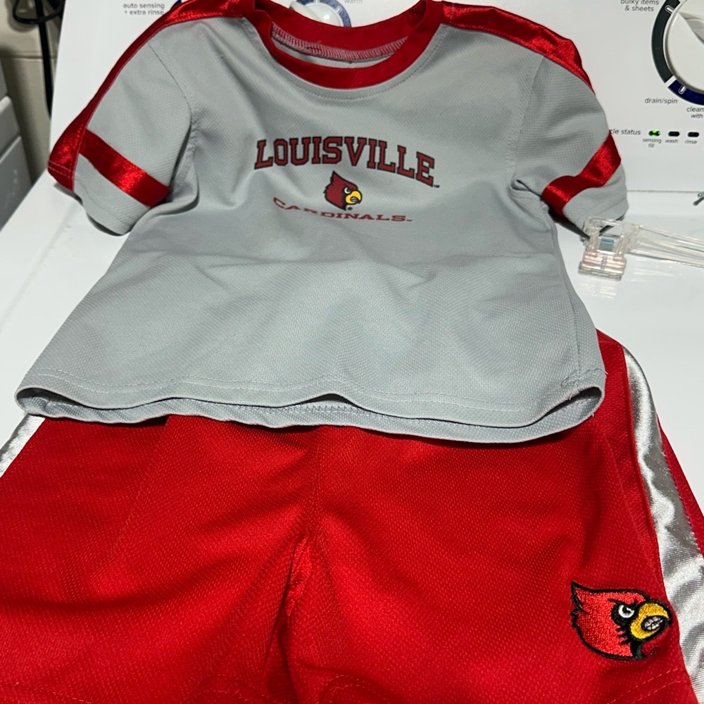 NCAA UL - Louisville Cardinals Kids 5T Gray and Red Tee & Shorts